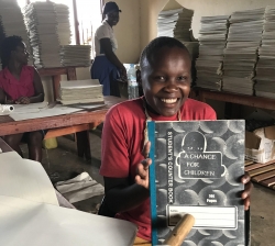Schulheftaktion 1+1: ein Heft für mich, eins für ein Kind in Uganda
